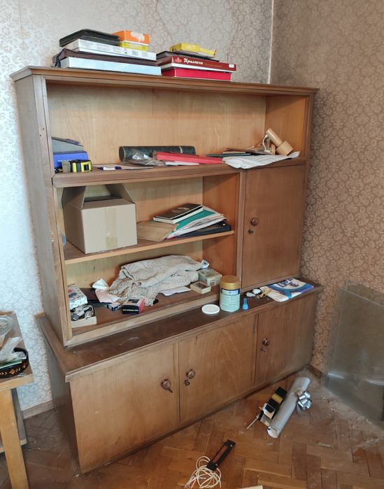 Подарявам библиотека ( шкаф )