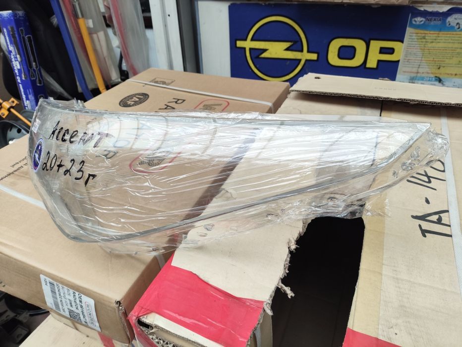 Акцент стекло фара 20+