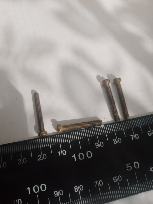 Болты, латунь.             .