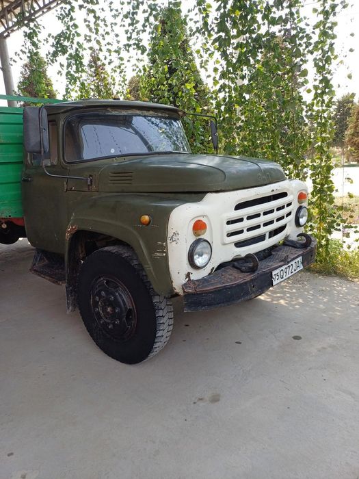 Zil-130 sotiladi. Xolati a'lo darajada