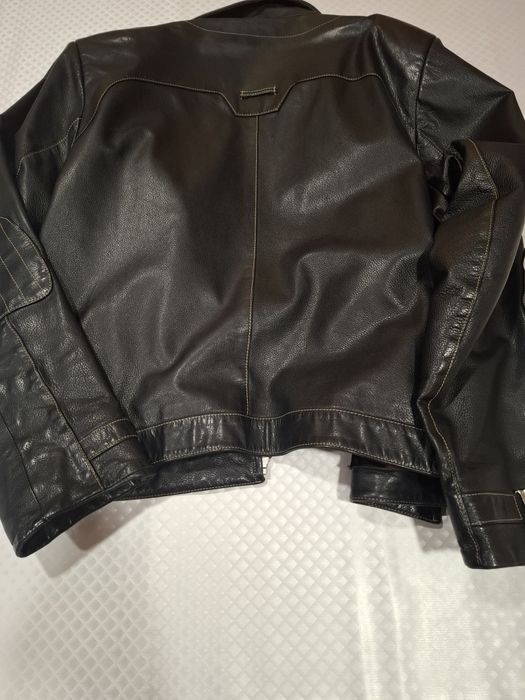 Продаю кожаную  куртку