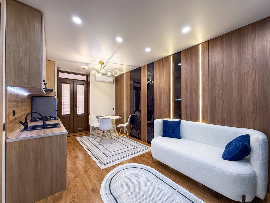 Новомосковская Ул. 1 ком /2/5 Евро