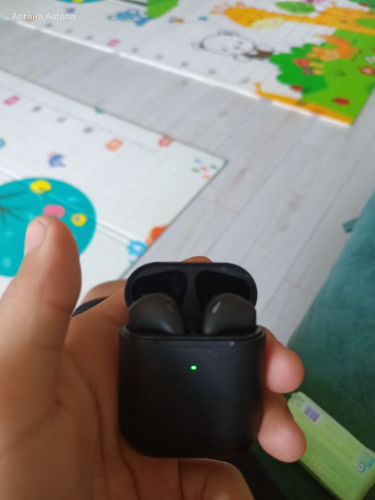 Продам без проводной наушник