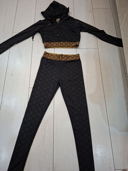 Luis Vuitton, bluză și colant