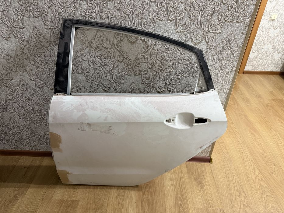 Дверь на KIA Rio 2015