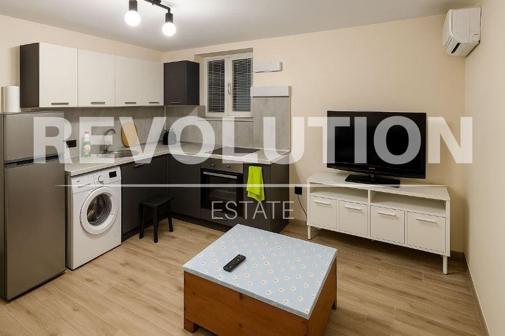 Дава се под наем Двустаен апартамент в Варна, Аспарухово - 50 кв.м за 359.04 € - Снимка #1