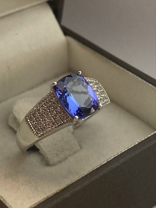 Inel aur alb 18kt.cu tanzanit si diamante