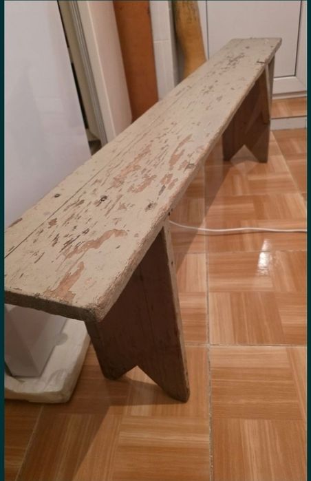 Продаётся скамейка за 1000тг.

Прочная,не шатается.
Самовывоз на Приво