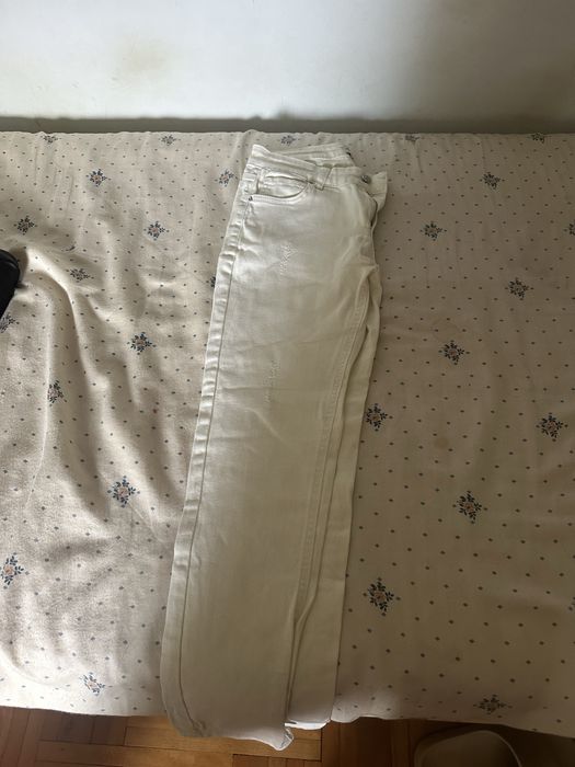 Млъсно-бяли  дънки