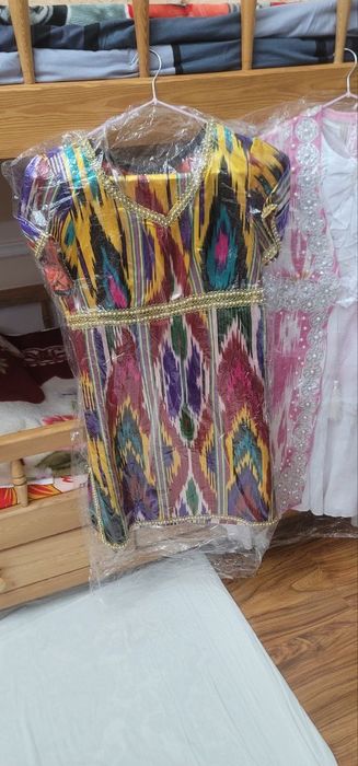 Kelinlar ko'ylaklari sotiladi