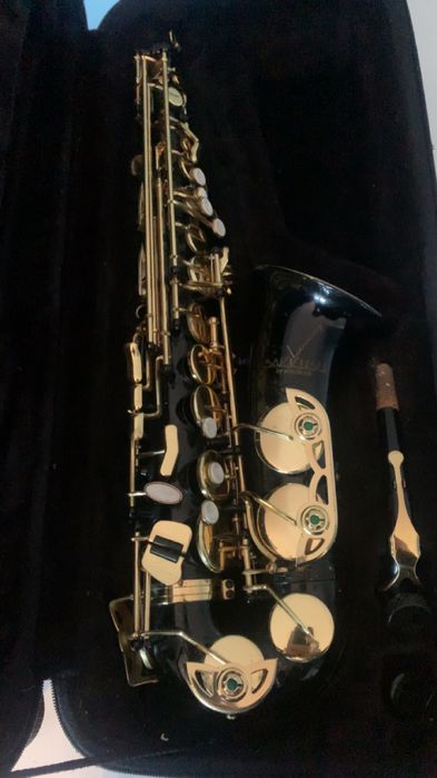 Vand saxofon sakkusu pregatit pentru doza!