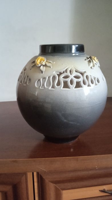 Декоративная ваза