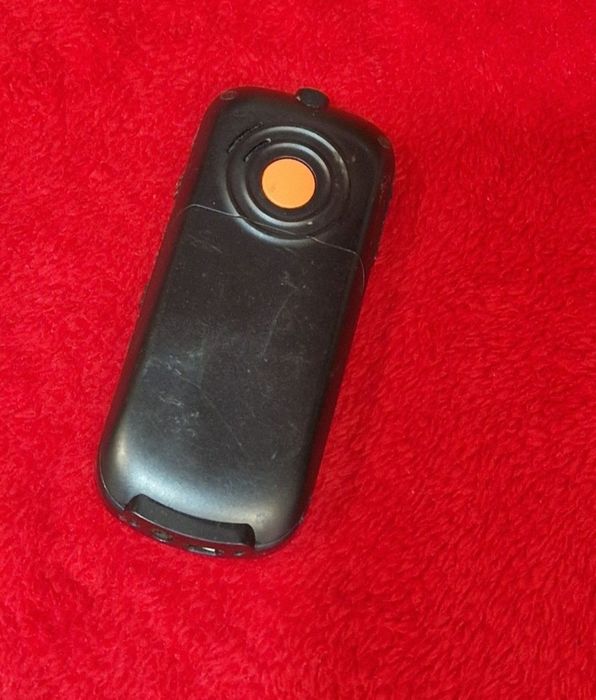 Telefon cu butoane