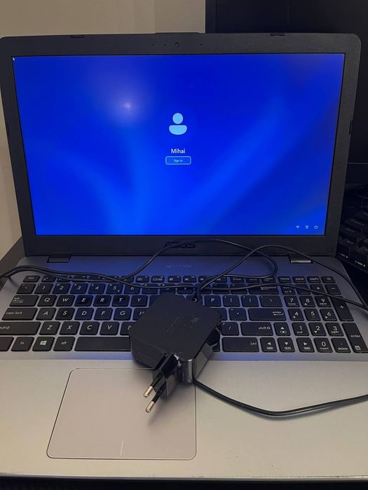 Laptop Asus x542uar 15.6"inch i5 16gb ram