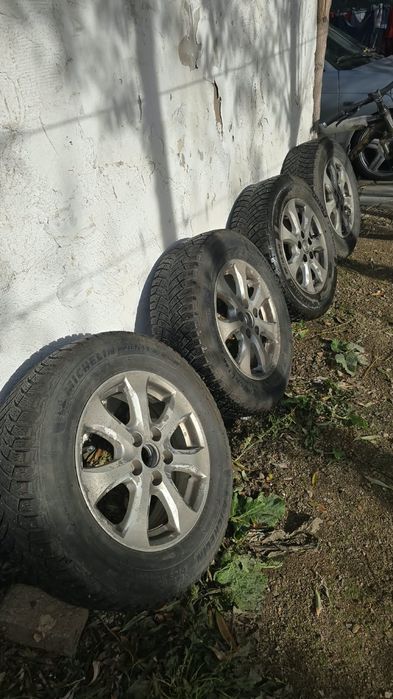 Диски с зимними шипами мишлен 215/65/R16