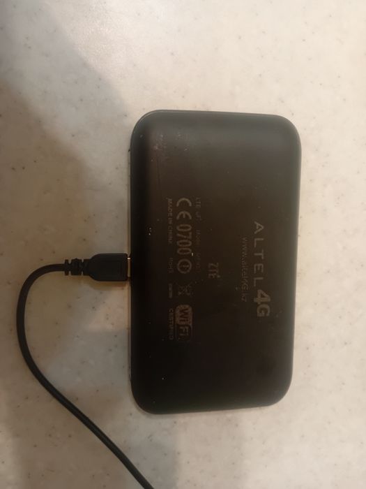 Продам роутер Altel