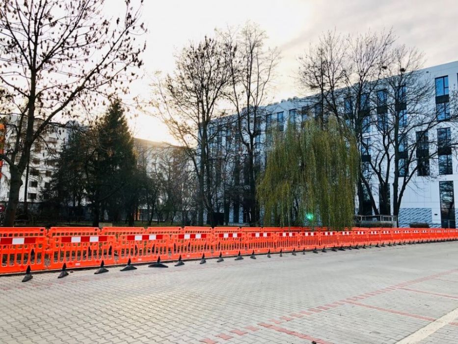 Garduri delimitare lucrari, bariere pvc semnalizare santier