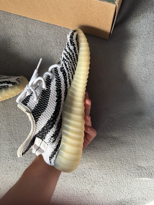 Adidas yeezy boost zebra
