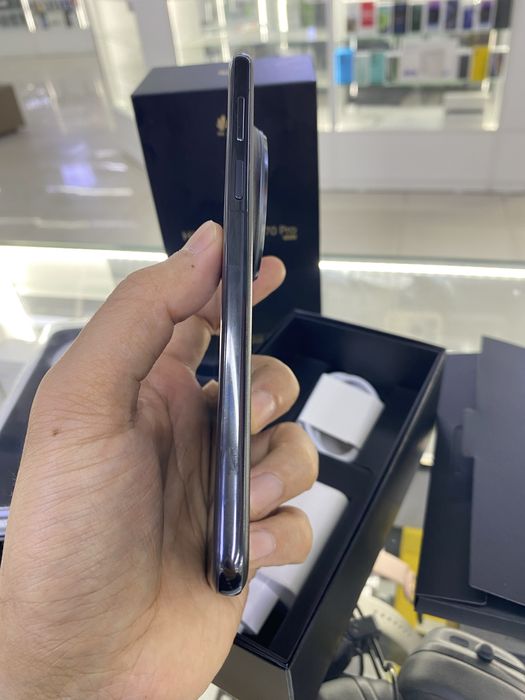 Продам Huawei Mate 70 Pro