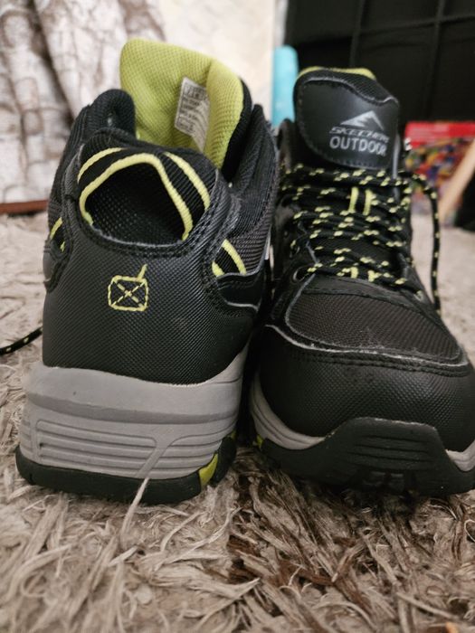 Skechers  зимни Ботуши 39.5
Непромокаеми боти Selmen Melano,