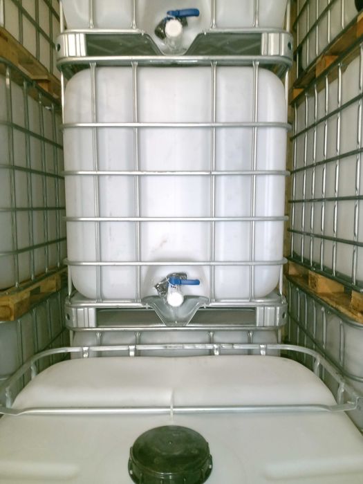 Пластмасови бидони и IBS цистерни 600л и 1000л