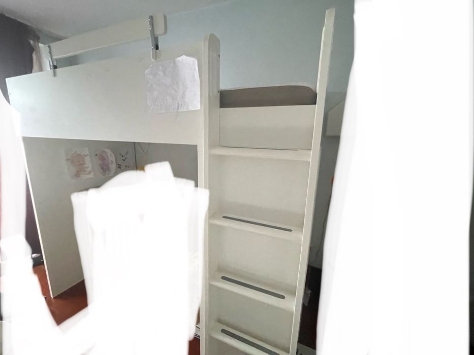 Легло с надстройка и гардероб