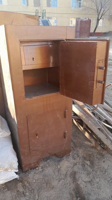 Сейф заводской ишинде кумы бар
