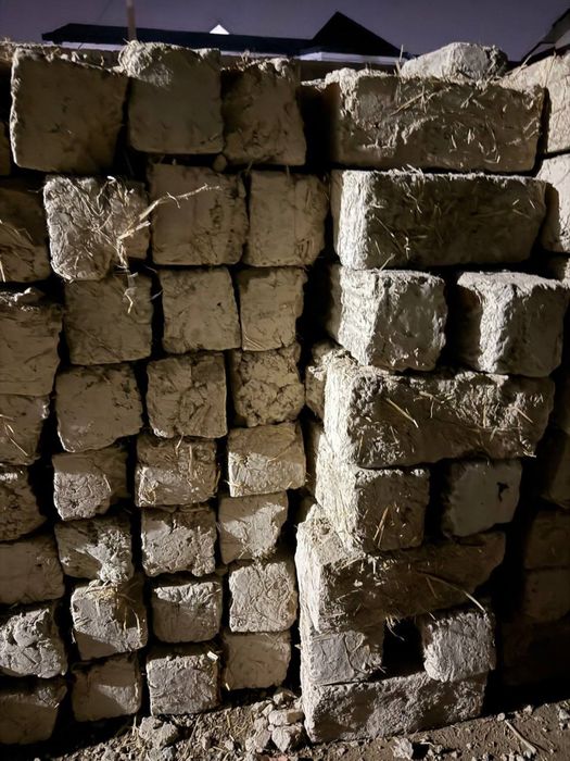 Лой блок сотилади