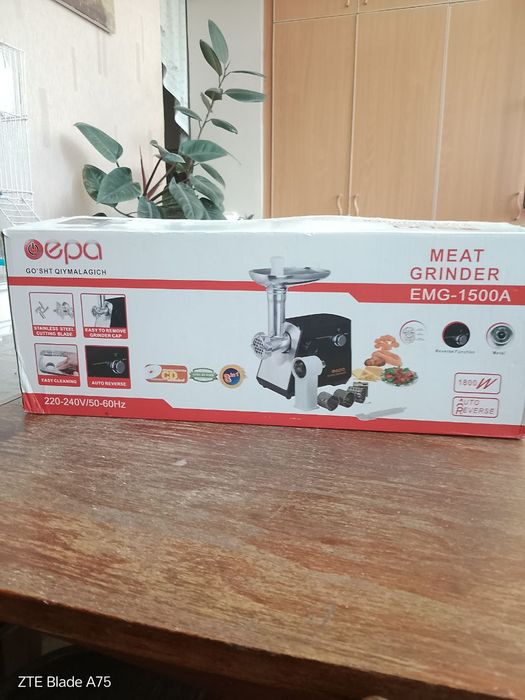 Продажа новой электромясорубки EPA EMG-1500A