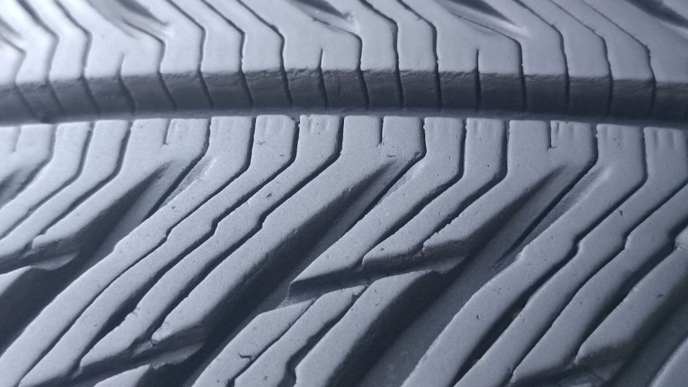235/50/19 Michelin