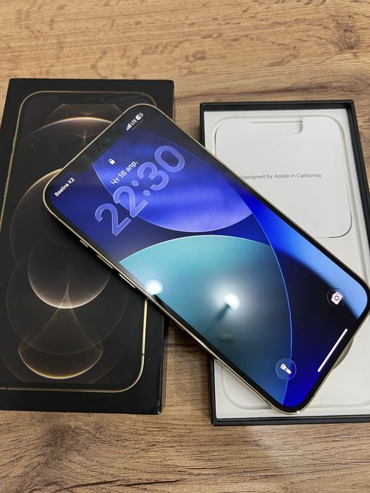 Айфон 12 про макс в отличном состоянии