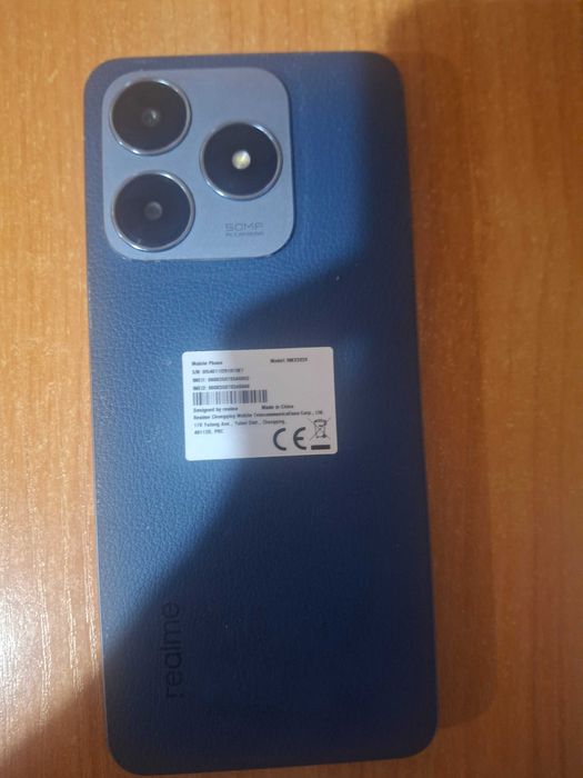 Здравейте продава се телефон Realme C63