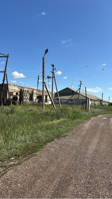 Три склада в село Переметное