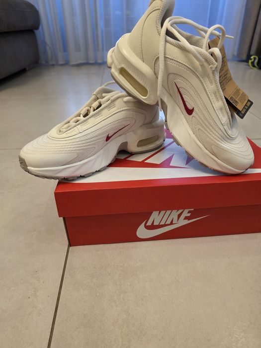 Vând adidasi Nike Air Max