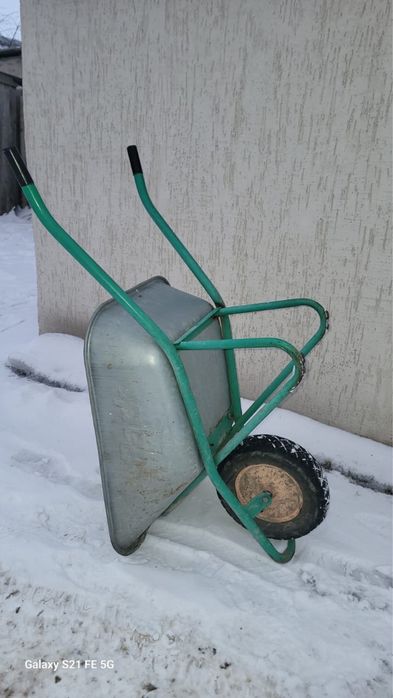 Тележка, тачка для дома