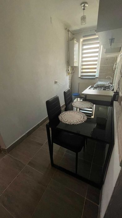 Închiriez apartament