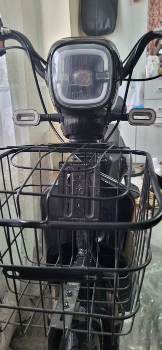 Продаётся электроскутер Drongo R15