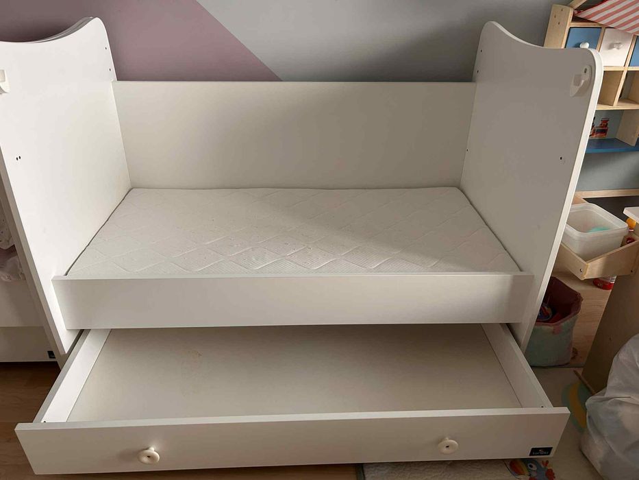 Продавам бебешка кошара лорели