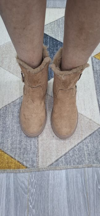 Продам новые ботинки