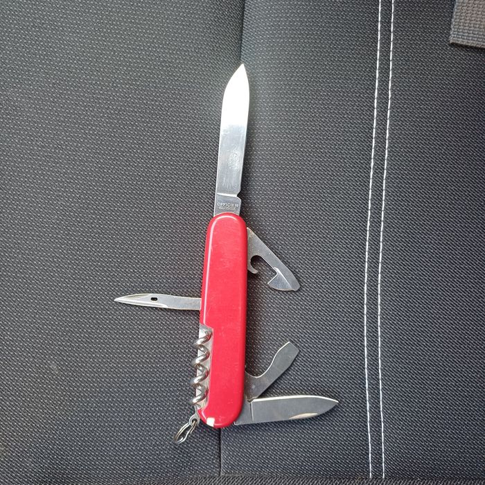 Vând briceag Victorinox Spartan