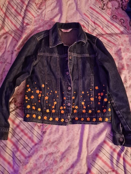 Продам джинсовую курточку для девочек
