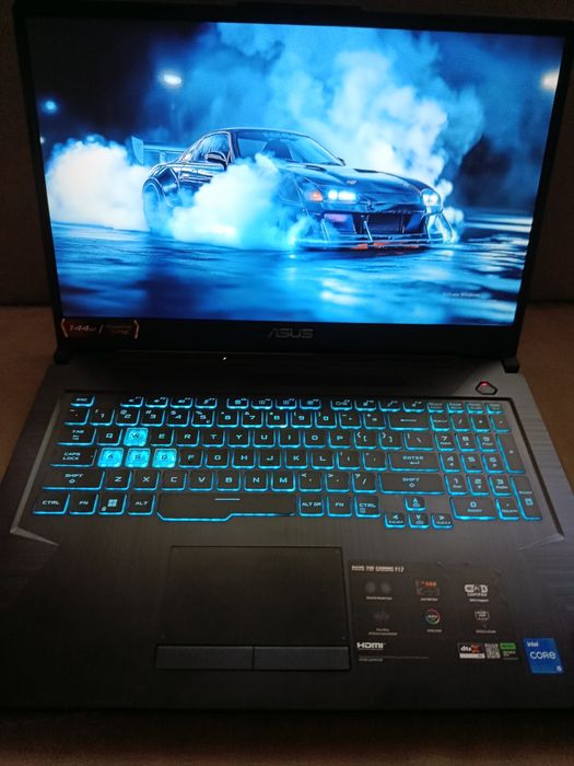 Laptop RTX 2050 cu i5 11400H  DISPLAY de  17" cu  144HZ cu ssd 512gb ram 16GB