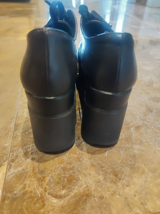 Кожен обуфки с платформа