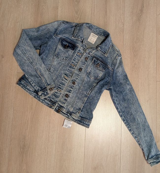 Geaca de blugi scurta de dama Bershka mărimea S