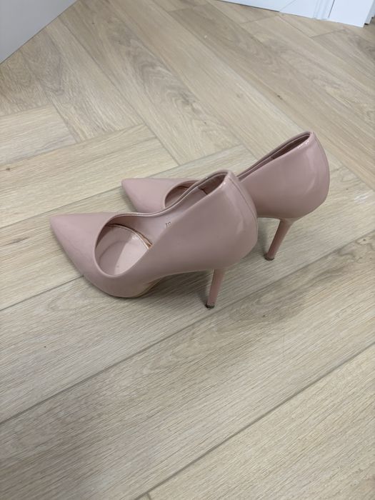 Продам женские туфли 37 рр