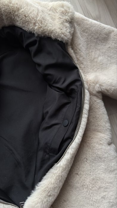 Geaca Zara de blana