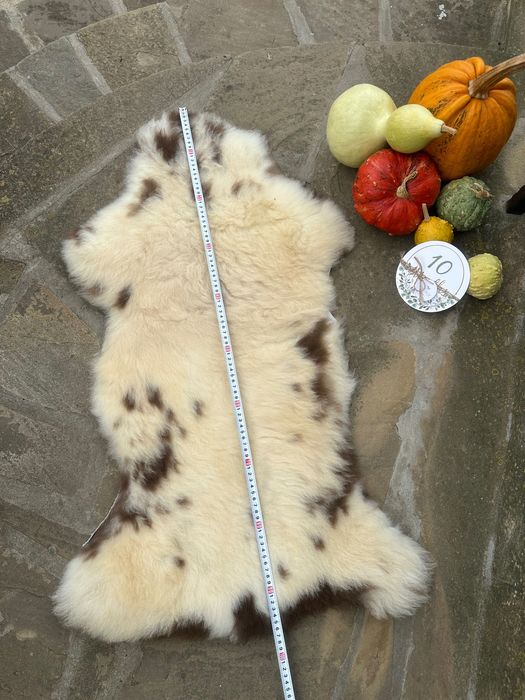 Агнешки кожи в различни разцветки