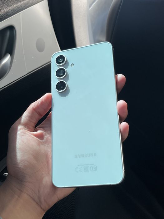 Телефон Samsung S24 FE