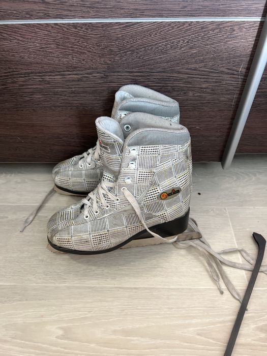 Продам коньки в хорошем срстоянии