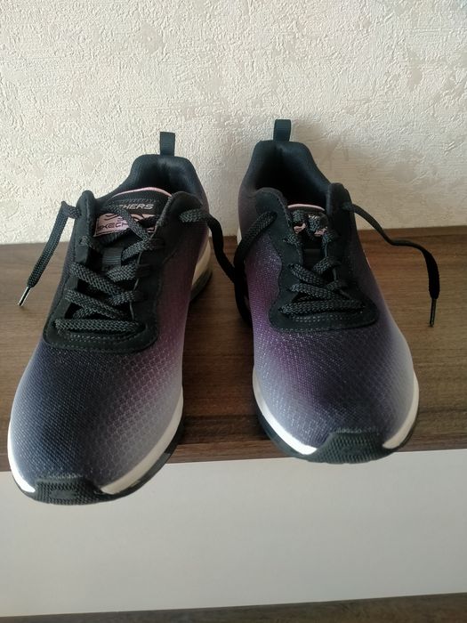 Скетчерсы женские